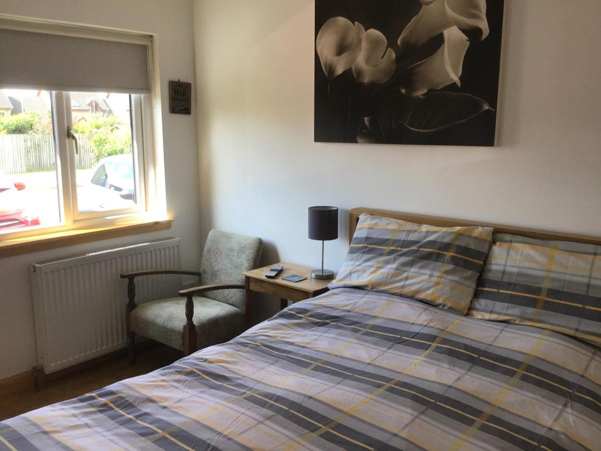 Exclusive Private Double Room, En-Suite Wet Room Private Entrance Forres Buitenkant foto