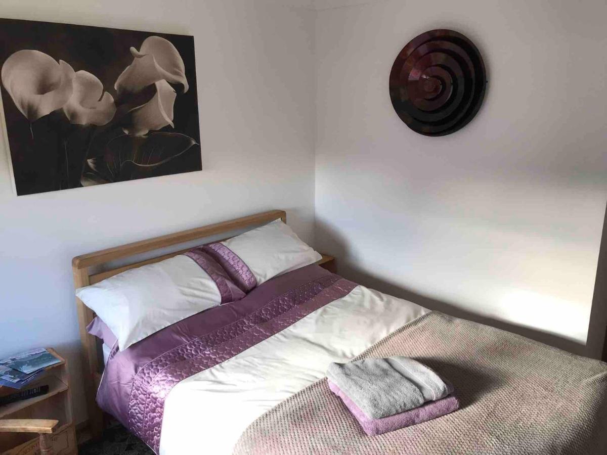 Exclusive Private Double Room, En-Suite Wet Room Private Entrance Forres Buitenkant foto